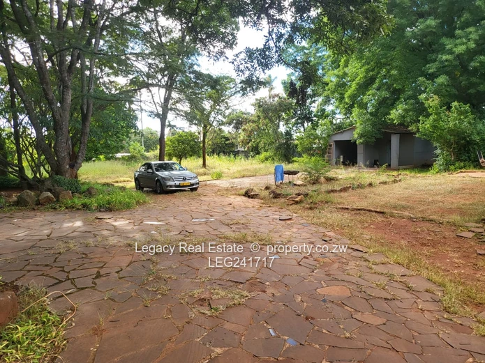 Prime Highlands Estate – Land with Existing 3-Bedroom House