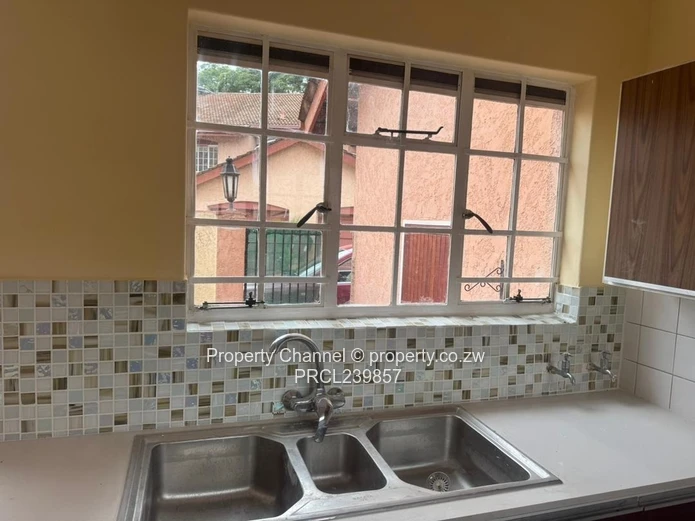 Modern 3-Bedroom Flat in the Avenues 