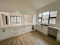 4 Bedroom Flat & Apartment