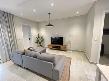 3 Bedroom Flat & Apartment