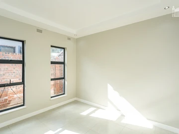 4 Bedroom Garden Flat