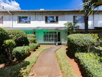2 Bedroom Flat & Apartment