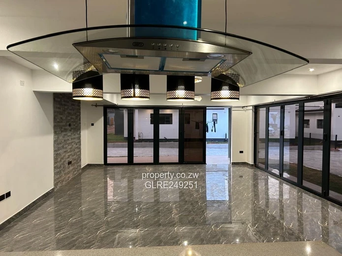 Stylish 3-Bed Borrowdale Flat with Balcony & Borehole
