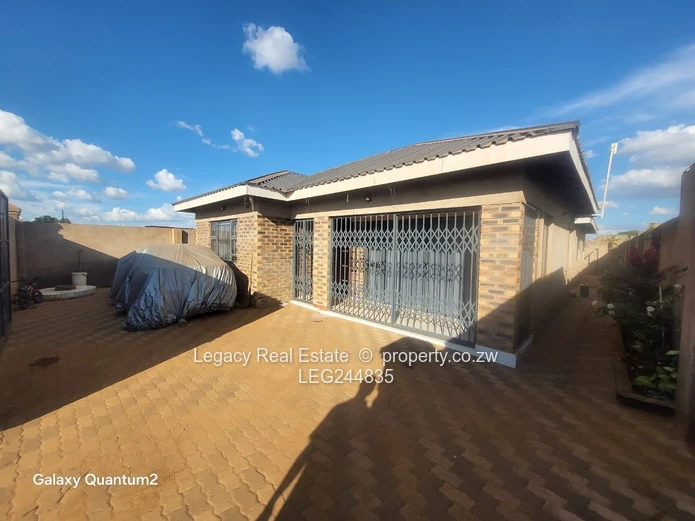 Well-Built 4-Bedroom House With Borehole Access,Great Rental Opportunity In Dzivarasekwa Extension