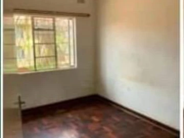 2 Bedroom Flat & Apartment