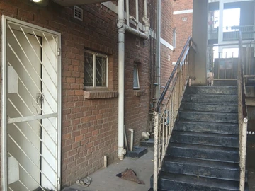 2 Bedroom Flat & Apartment