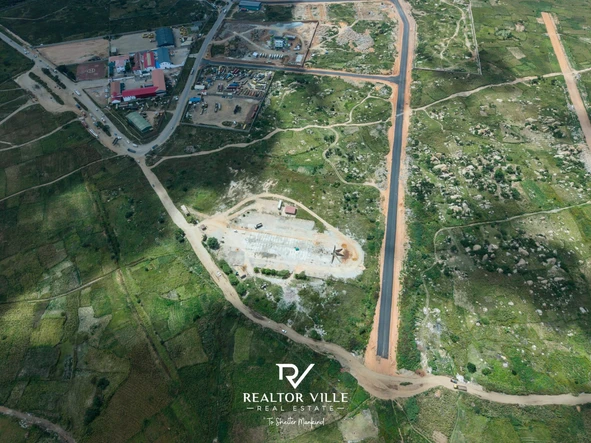 Commercial & Industrial Land