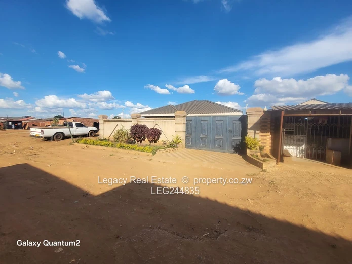 Well-Built 4-Bedroom House With Borehole Access,Great Rental Opportunity In Dzivarasekwa Extension