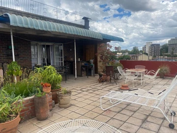 2 Bedroom Flat & Apartment