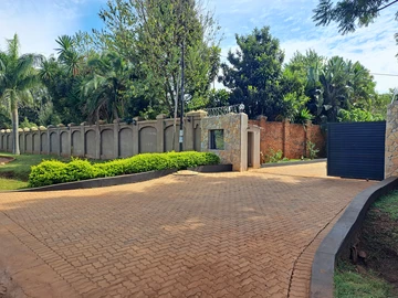 3 Bedroom Flat & Apartment