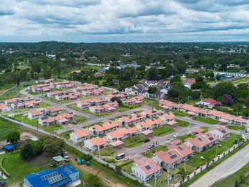 4 Bedroom Flat & Apartment