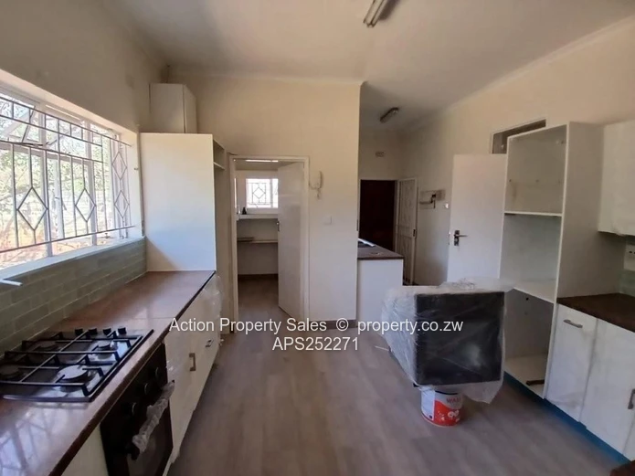 Lovely Family Home With 4 Beds! 