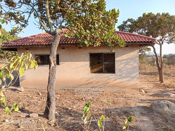 For sale is a 3 bedroom cottage sitting on 1200m² in Crowhill (Sole Mandate)