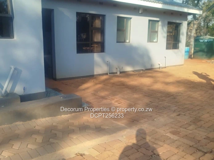 Chisipite 4-Bed Home - Borehole, Paved Courtyard & Veranda (Sole Mandate)