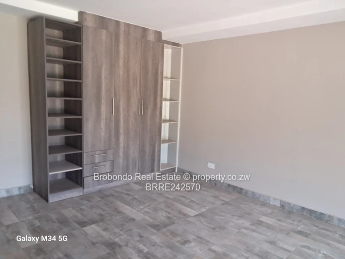 Discover this modern and luxury newly built property in Brookview for Sale! 