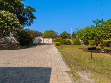 6 Bedroom House