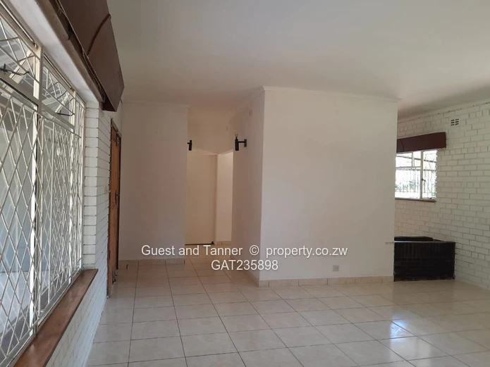 3 Bedroom House for Rent in Hatfield - Rates included