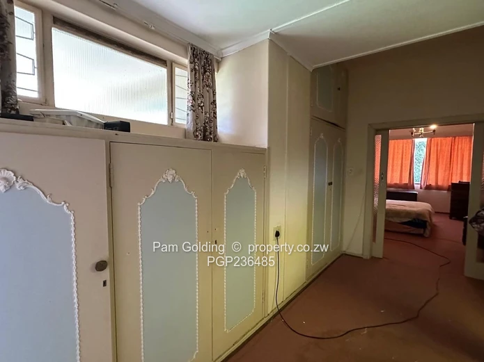 Solid Family Comfort In The Heart Of Hillside.