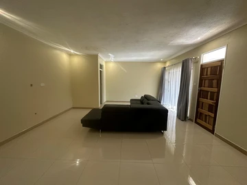 6 Bedroom Flat & Apartment