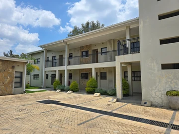 3 Bedroom Flat & Apartment