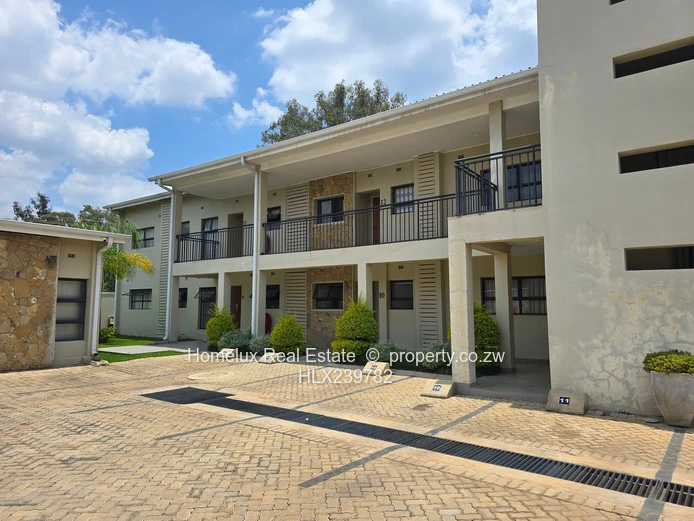 Modern 3-Bedroom, 2-Bathroom Flat in Secure Complex – Ideal Home or Investment Opportunity