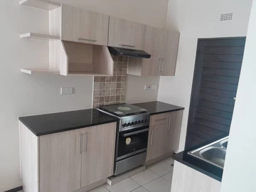 2 Bedroom Flat & Apartment