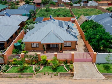 Fully furnished holiday home in Victoria Falls