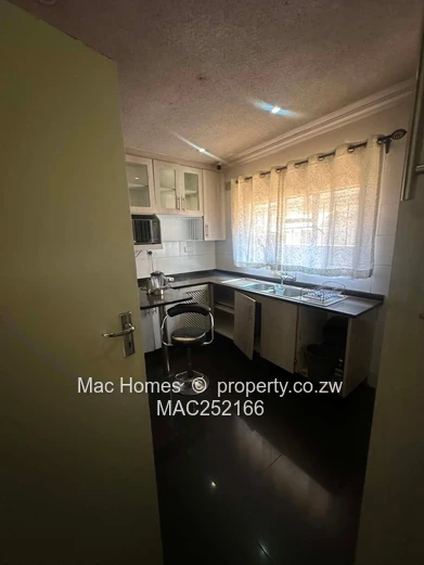 Hatcliffe: Modern 6-Bed, 3-Bath Home with Borehole (Sole Mandate)