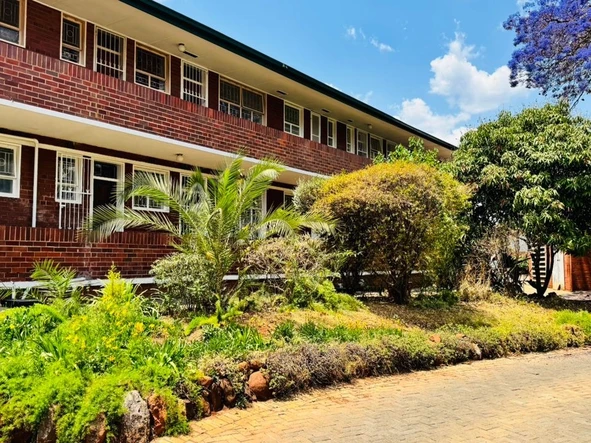 2 Bedroom Flat & Apartment