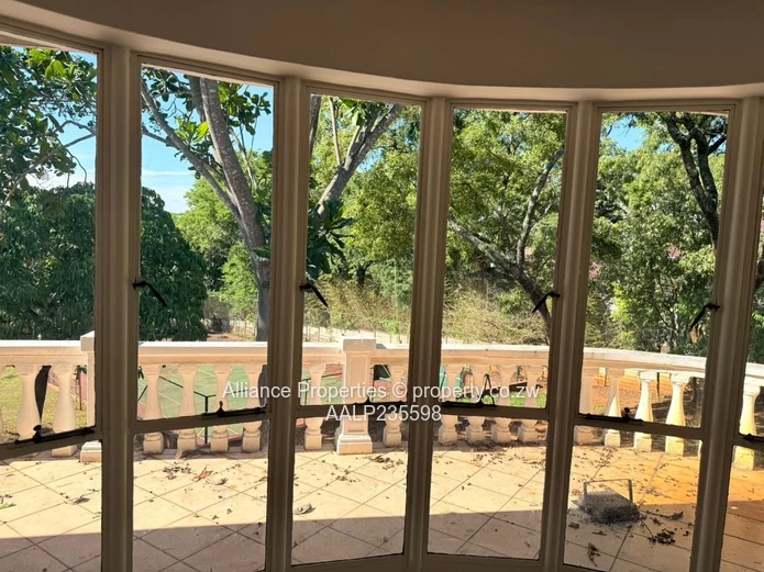 Harare's Finest, 7-Bed Glenlorne Executive Rental with Pool, Borehole & Dual Lounges $3000/Month