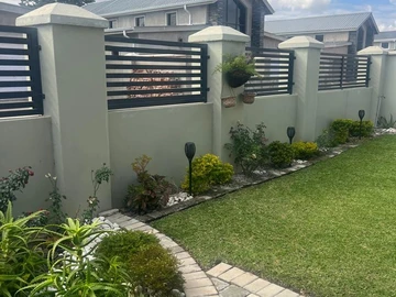 4 Bedroom Flat & Apartment