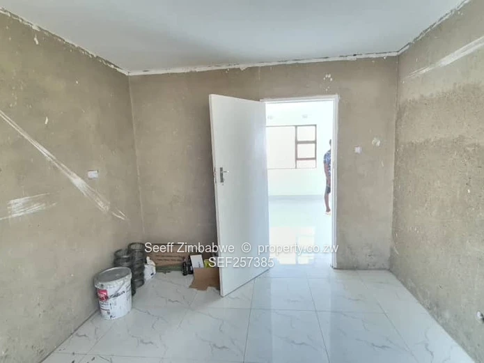Southview Park: HOUSE FOR SALE - NEAR COMPLETION- 240 m²