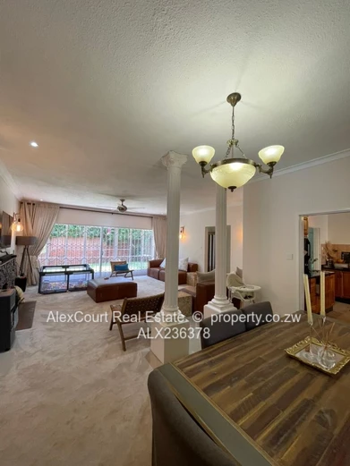 Beautifully Built House In Avondale West