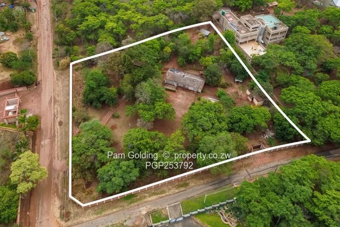 Prime 8265sqm Corner Stand Hogerty Hill (Sole Mandate)