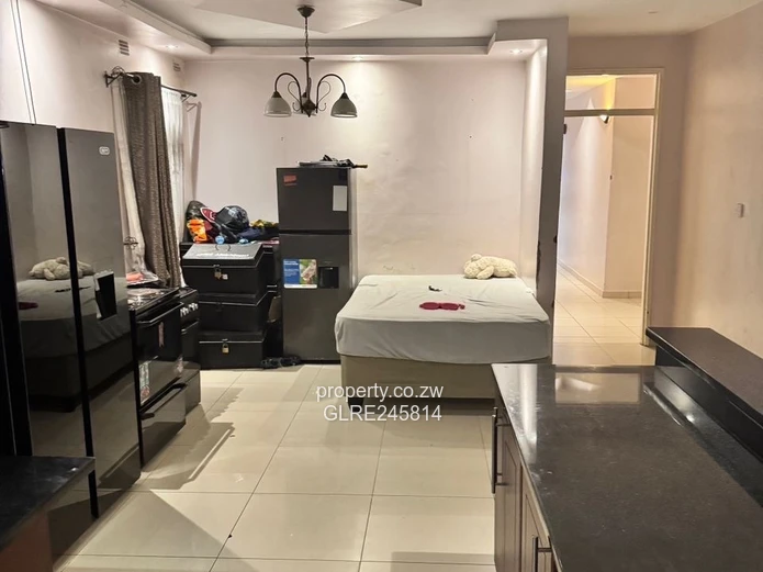 Stylish 4-Bed in Madokero - Borehole & Island Kitchen