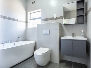 2 Bedroom Flat & Apartment