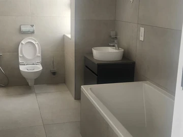 4 Bedroom Garden Flat