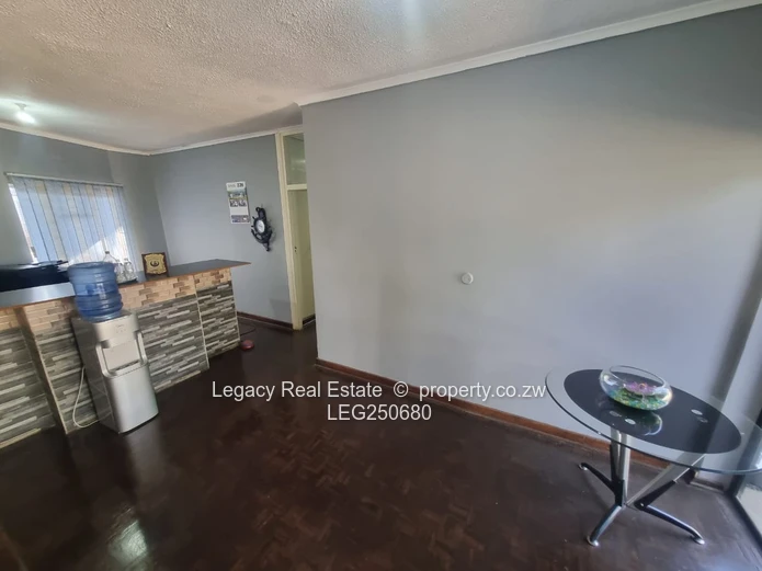 Upper Hillside 4BR — Walled Home with Main Rd Frontage