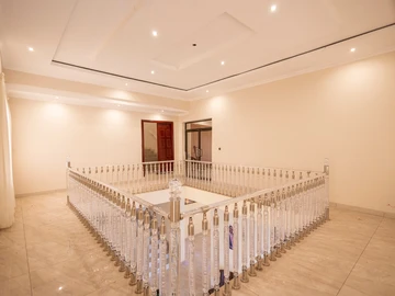 7 Bedroom House