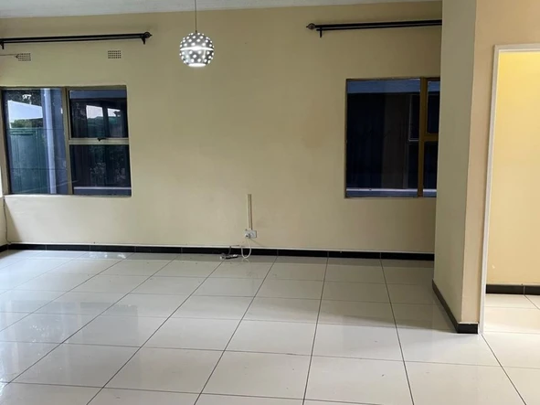 3 Bedroom Flat & Apartment