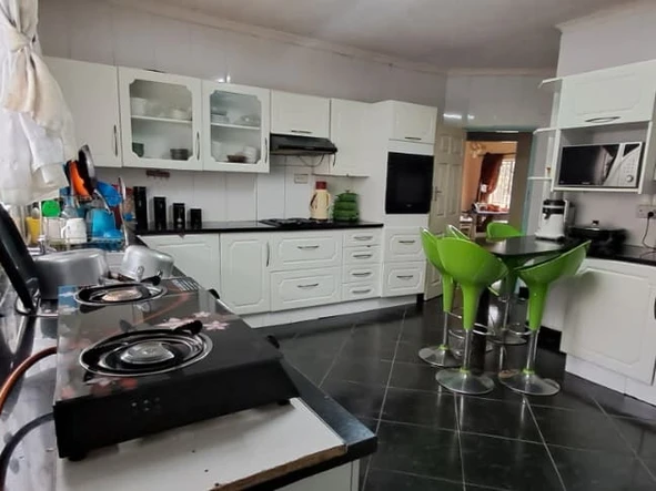 5 Bedroom House