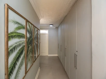 3 Bedroom Flat & Apartment