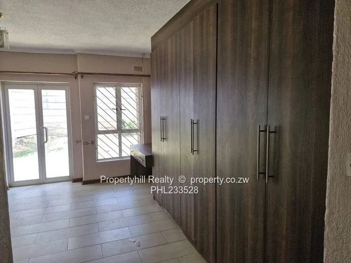 Vacant 2 Bed Cluster Unit in Newlands