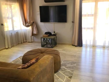 6 Bedroom House
