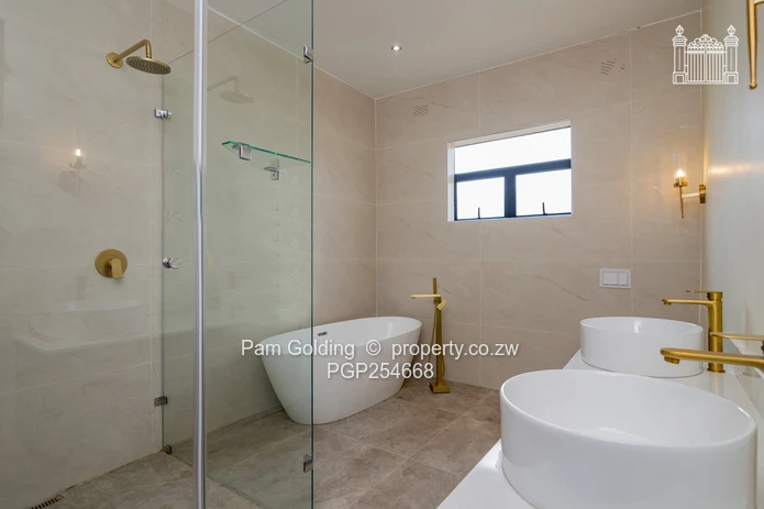 Newly Built 5-Bedroom Home In Mount Pleasant Heights