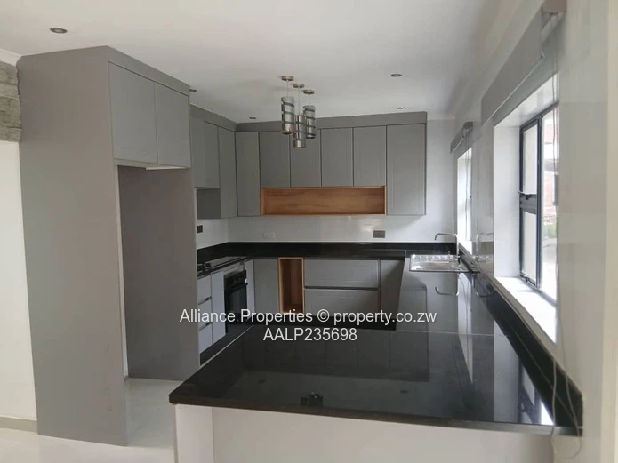 Newly Built 5-Bedroom Spacious, Stylish Cluster with Borehole in Strathaven 