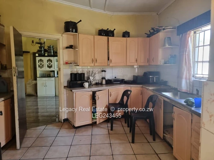 Diamond In The Rough ,High ROI Potential,Hatfield Developer’s Dream – Large Stand Near  Arlington .1