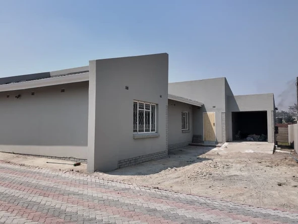 3 Bedroom Flat & Apartment