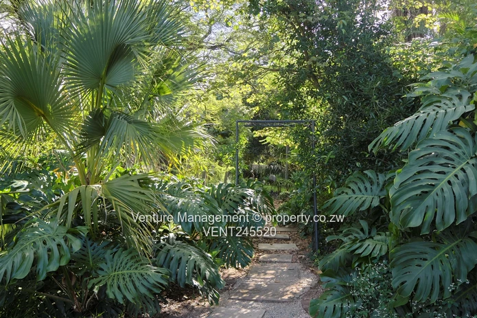 Elegant Estate Living on Expansive Grounds – Umwinsidale