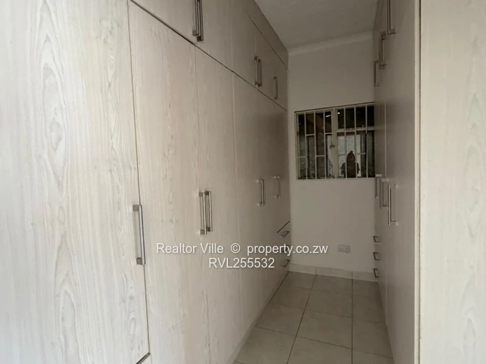 7 Bedroom House for Rent in Borrowdale